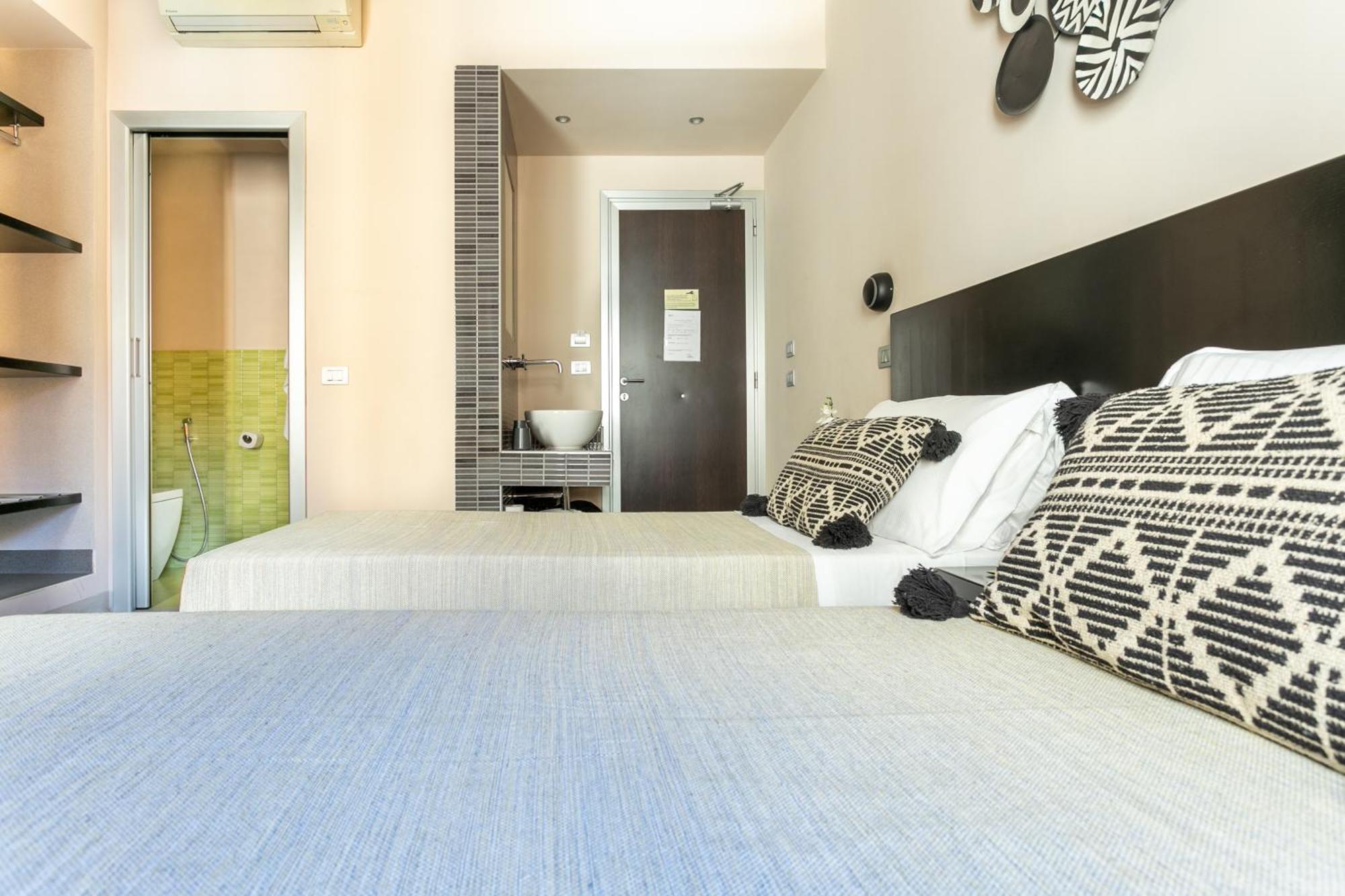 Moai Home Rome Room photo